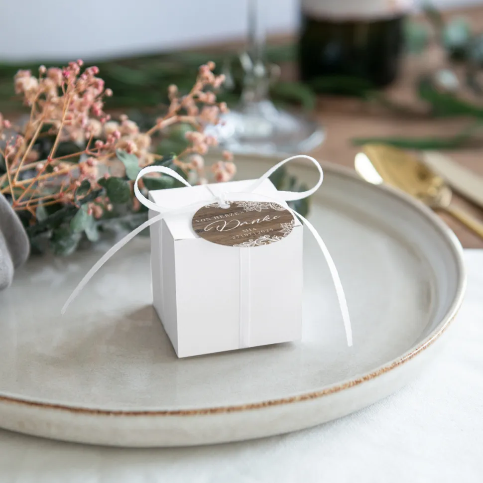 Gastgeschenk Box + Anhänger "Holz und Spitze"