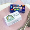 Gastgeschenk Kommunion Junge SMARTIES mini + Banderole Regenbogen