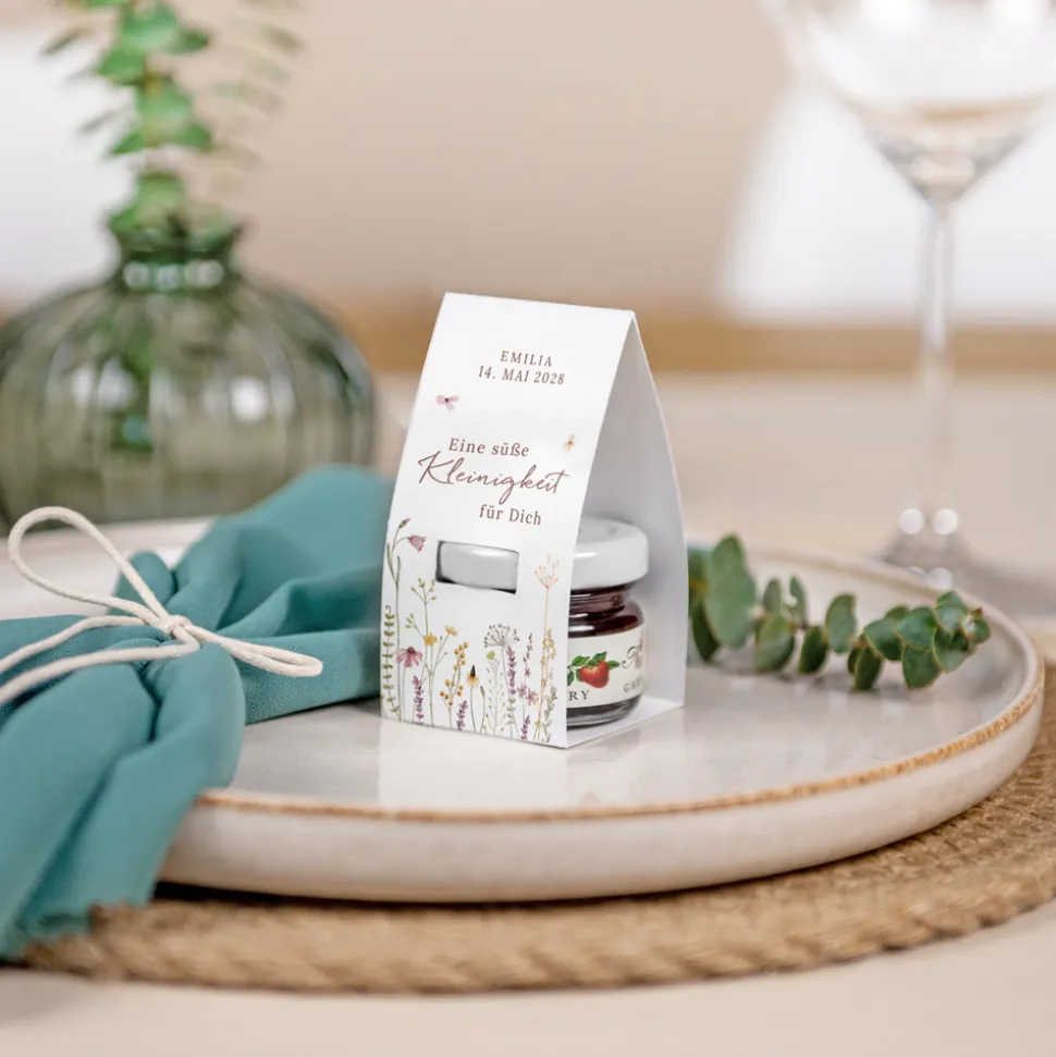 Geschenktäschchen mit Erdbeer Konfitüre "Wildromantische Blüten"